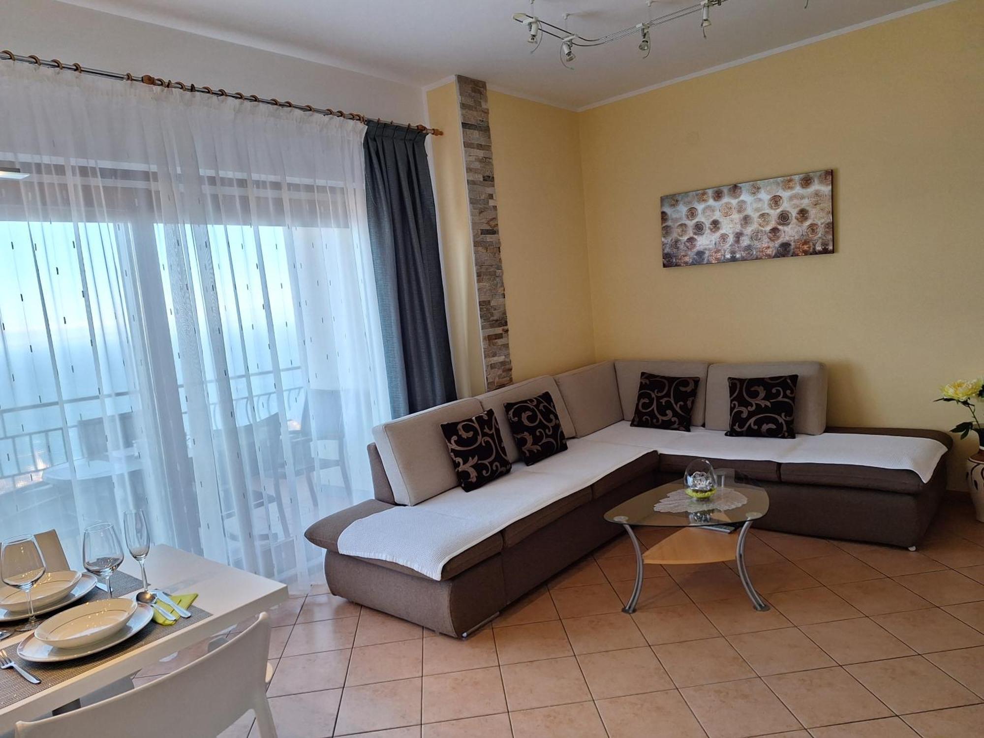 Villa Suzy-Apartments Suzana ลอฟราน ภายนอก รูปภาพ